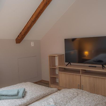 Apatman Fellini House Apartment Trencin Ngoại thất bức ảnh