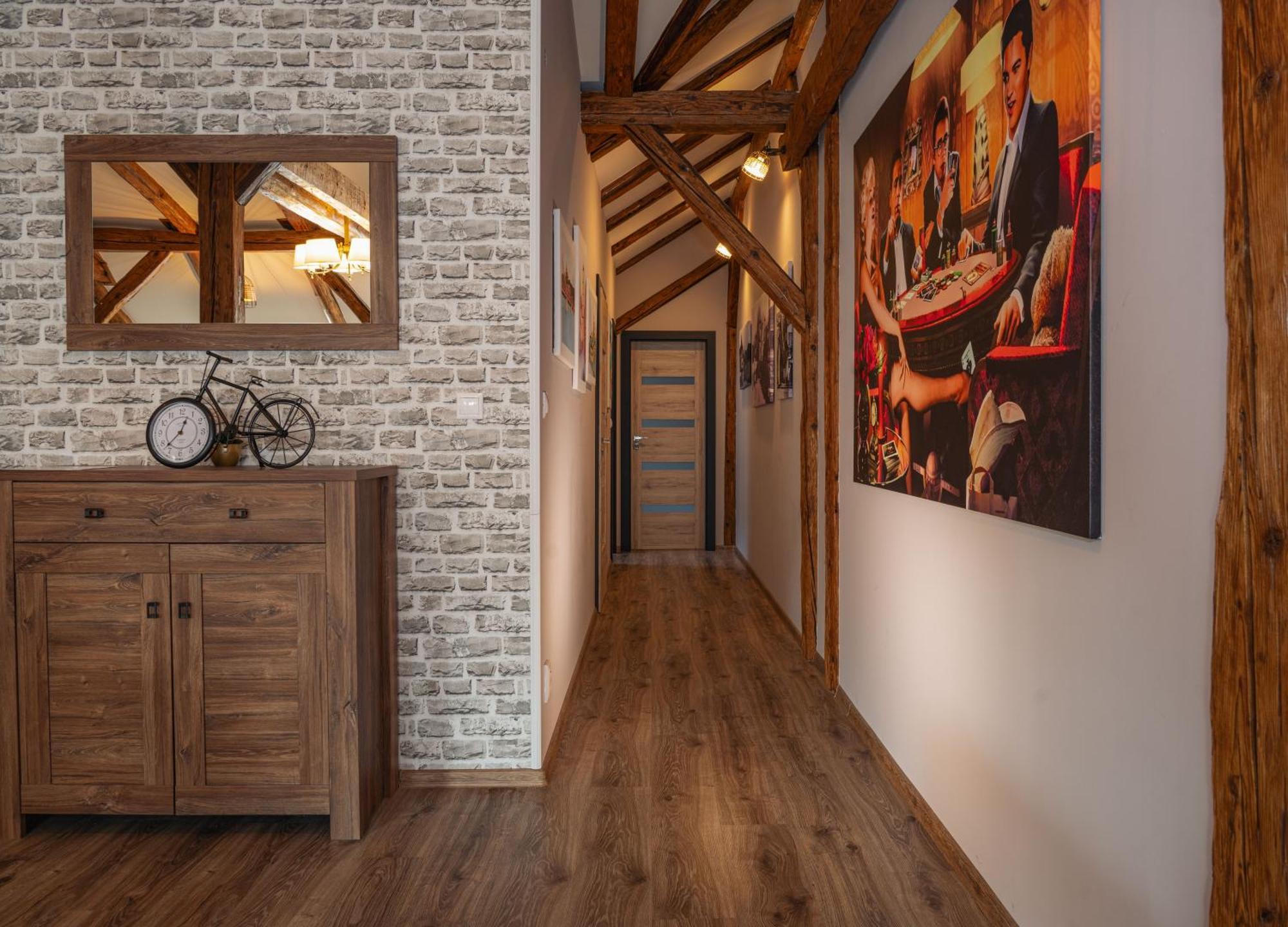 Apatman Fellini House Apartment Trencin Ngoại thất bức ảnh