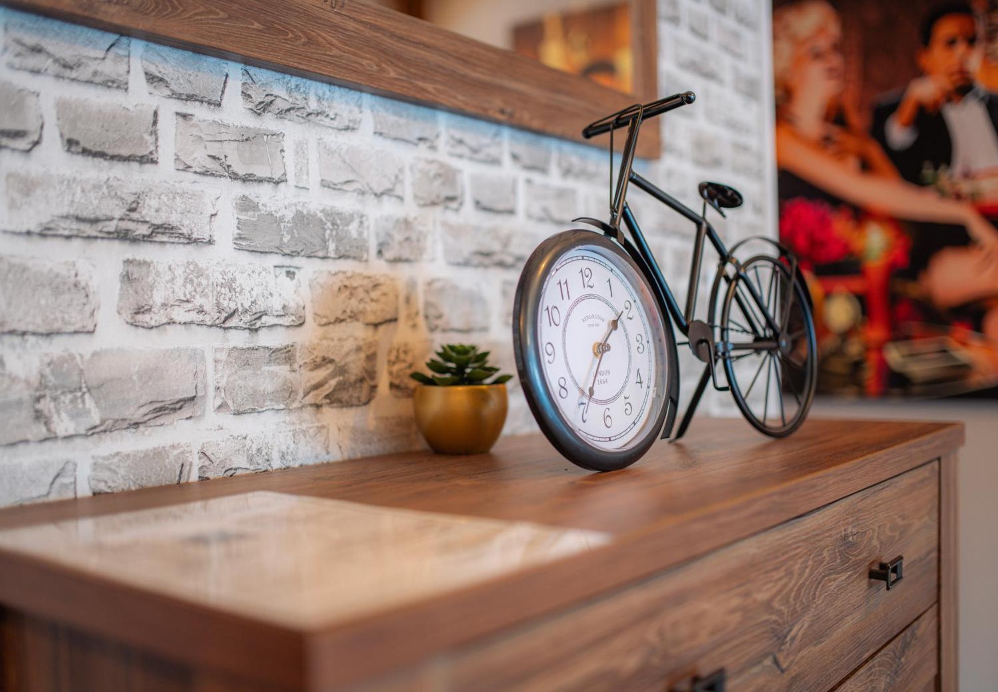 Apatman Fellini House Apartment Trencin Ngoại thất bức ảnh