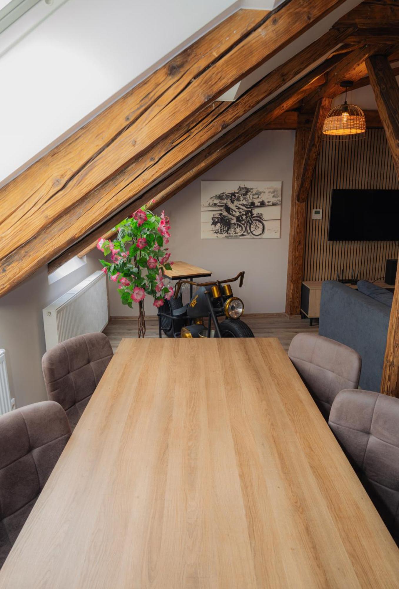 Apatman Fellini House Apartment Trencin Ngoại thất bức ảnh